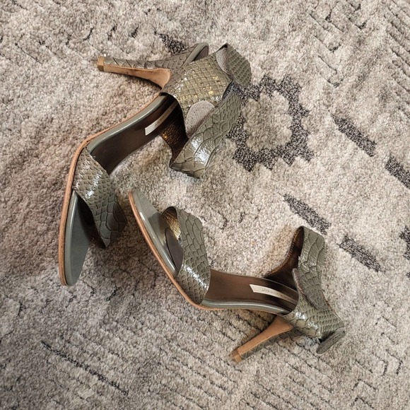 Cynthia Vincent Croc Green Sandals Siz 9 - Picture 2 of 8